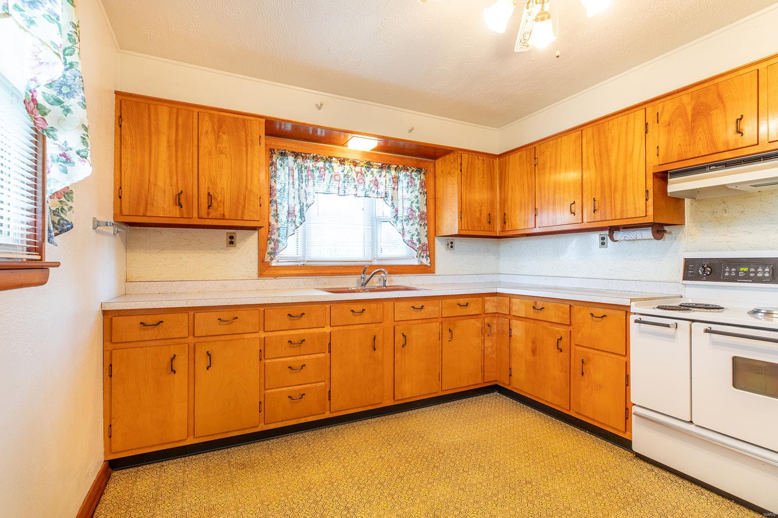 210 Virginia Street Brighton, IL 62012 - Photo 14 of 26 Gallery Image 14