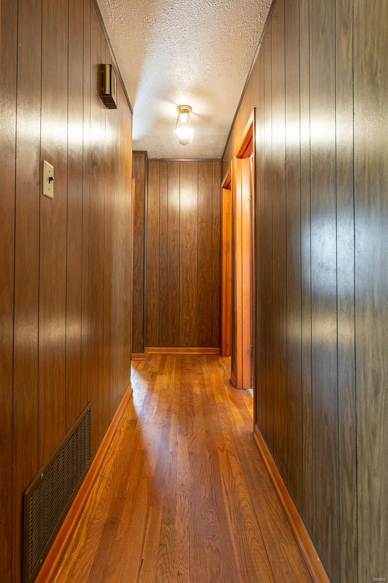 210 Virginia Street Brighton, IL 62012 - Photo 17 of 26 Gallery Image 17