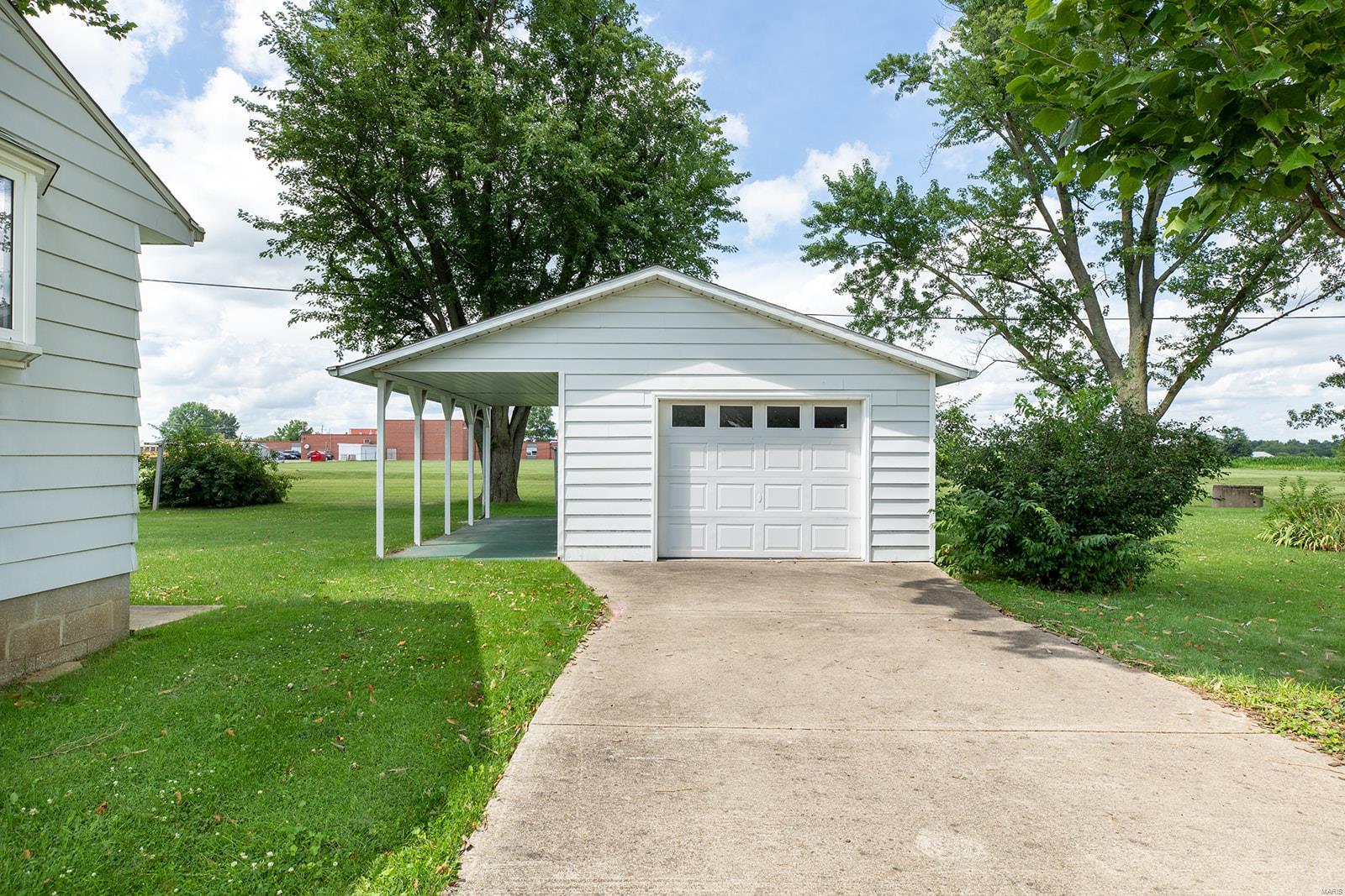 210 Virginia Street Brighton, IL 62012 - Photo 7 of 26 Gallery Image 7