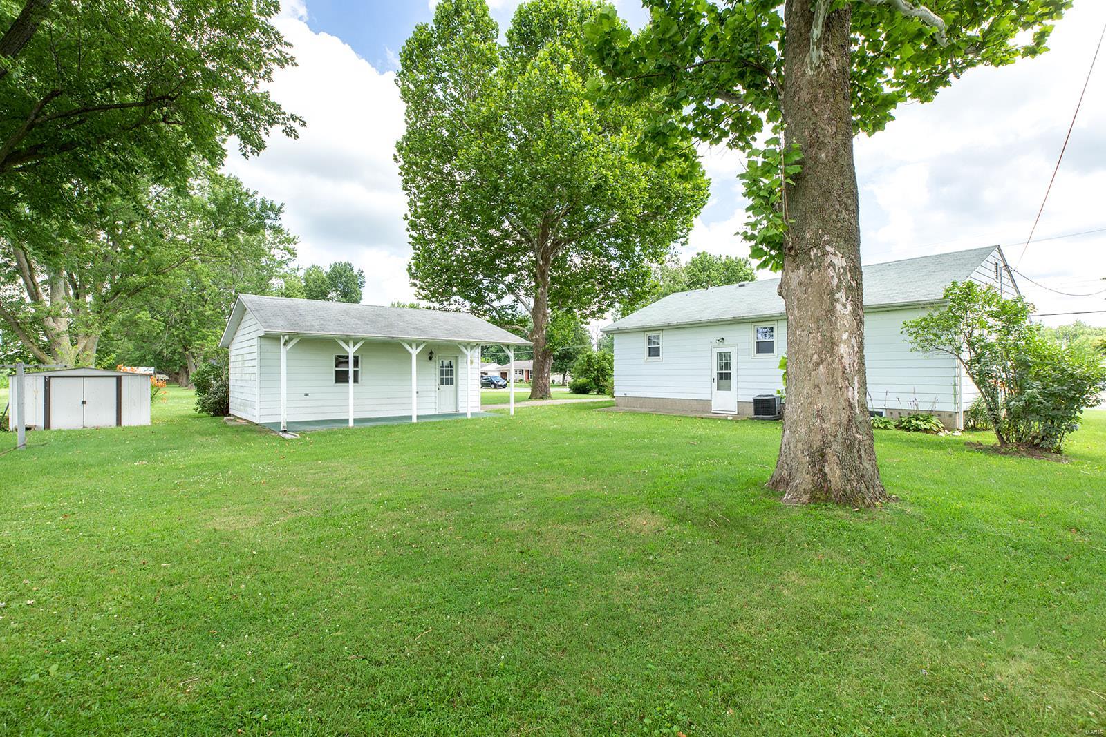 210 Virginia Street Brighton, IL 62012 - Photo 9 of 26 Gallery Image 9