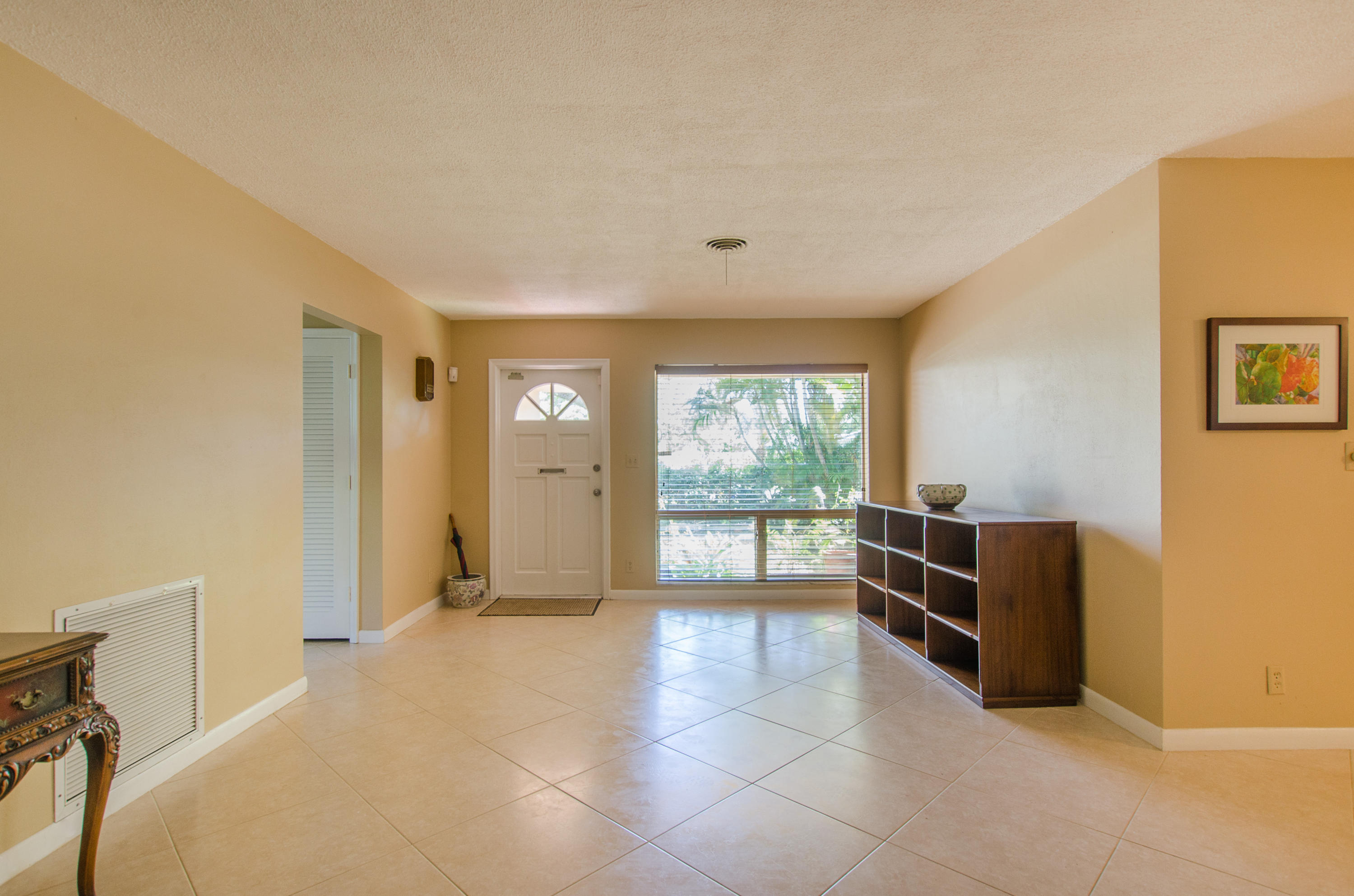 354 Southwest 7th Avenue Boca Raton, FL 33486 - Photo 4 of 30 354 SW 7th Ave Full-34