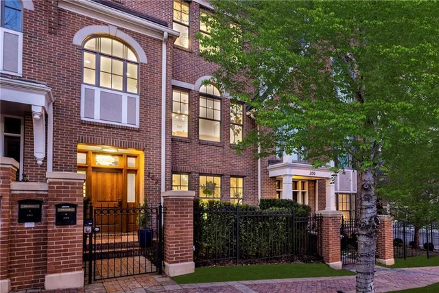 $1,399,000 | 202 West 50th Street, Kansas City, MO 64112