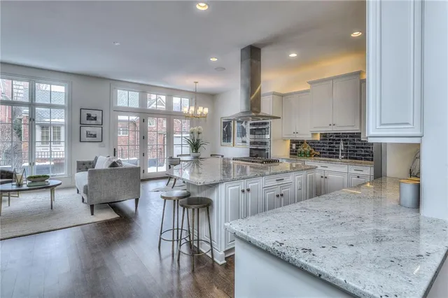 $1,399,000 | 202 West 50th Street, Kansas City, MO 64112