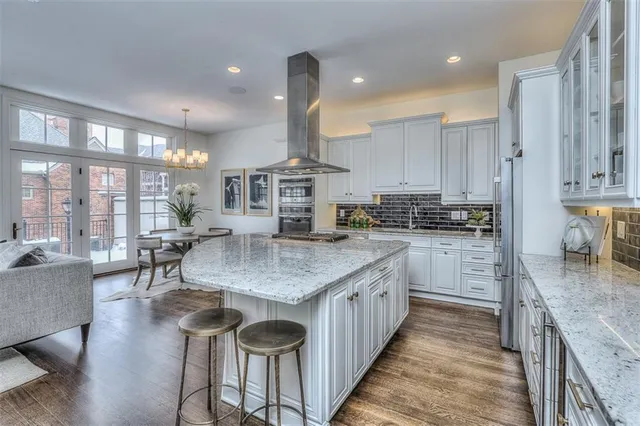 $1,399,000 | 202 West 50th Street, Kansas City, MO 64112