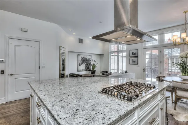 $1,399,000 | 202 West 50th Street, Kansas City, MO 64112