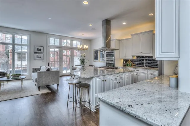 $1,399,000 | 202 West 50th Street, Kansas City, MO 64112