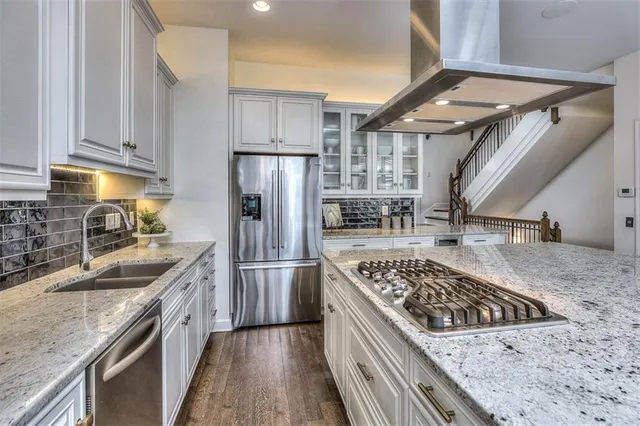 $1,399,000 | 202 West 50th Street, Kansas City, MO 64112