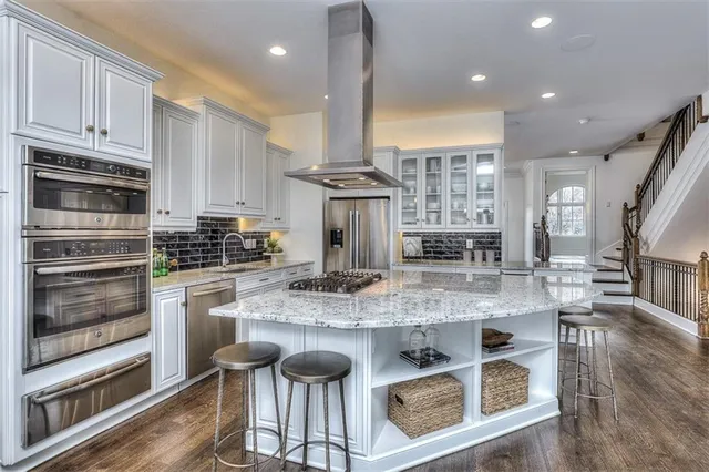 $1,399,000 | 202 West 50th Street, Kansas City, MO 64112