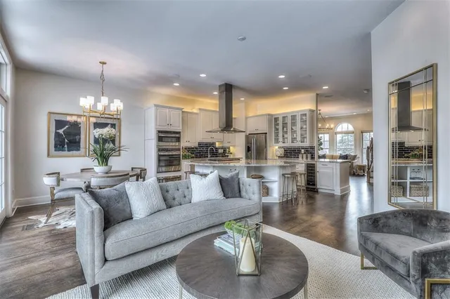 $1,399,000 | 202 West 50th Street, Kansas City, MO 64112