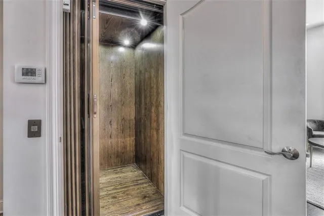 $1,399,000 | 202 West 50th Street, Kansas City, MO 64112