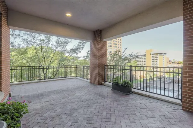 $1,399,000 | 202 West 50th Street, Kansas City, MO 64112