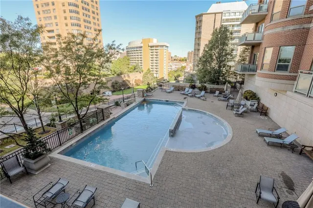 $1,399,000 | 202 West 50th Street, Kansas City, MO 64112