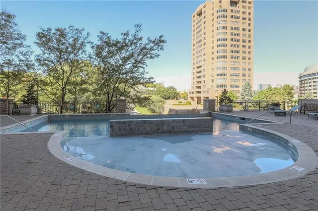 $1,399,000 | 202 West 50th Street, Kansas City, MO 64112
