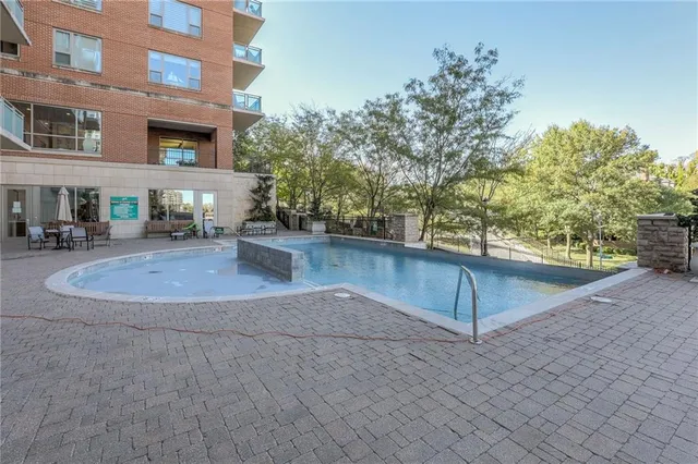 $1,399,000 | 202 West 50th Street, Kansas City, MO 64112