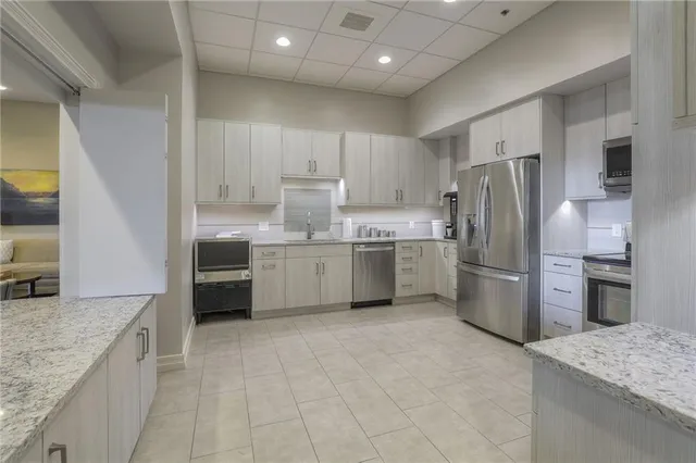 $1,399,000 | 202 West 50th Street, Kansas City, MO 64112