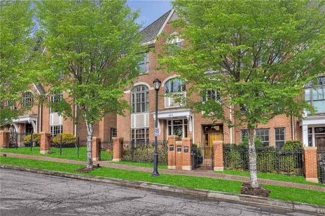 $1,399,000 | 202 West 50th Street, Kansas City, MO 64112
