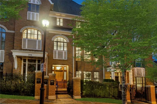 $1,399,000 | 202 West 50th Street, Kansas City, MO 64112