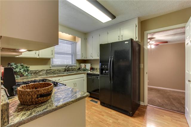 1011 Meadowbrook Road Murfreesboro, TN 37129 - Photo 5 of 20 Gallery Image 5