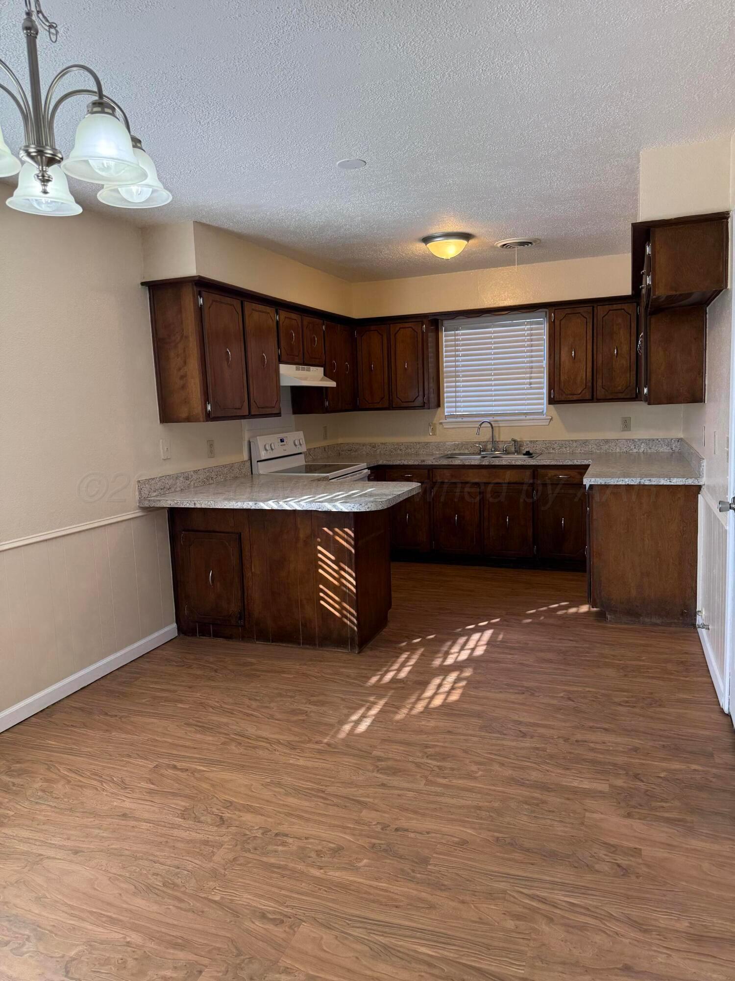 5324 Capulin Lane Amarillo, TX 79110 - Photo 2 of 13 IMG_8216