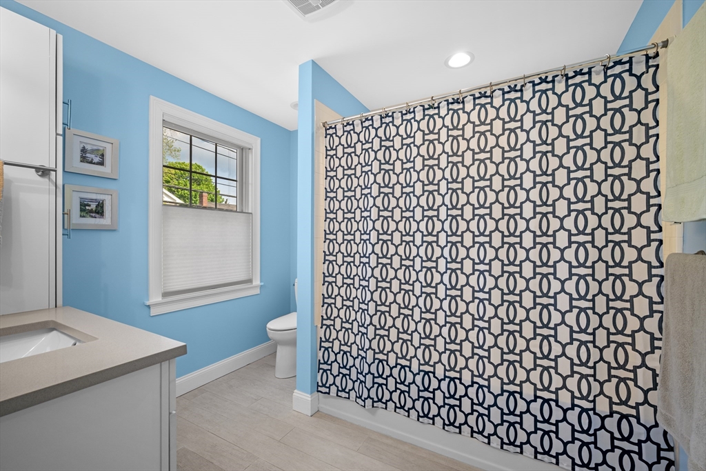155 Green Street, Unit 4 Marblehead, MA 01945 - Photo 25 of 34
