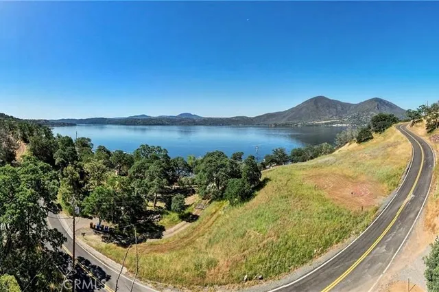 $258,000 | 10670 Lakeshore Drive, Clearlake, CA 95422