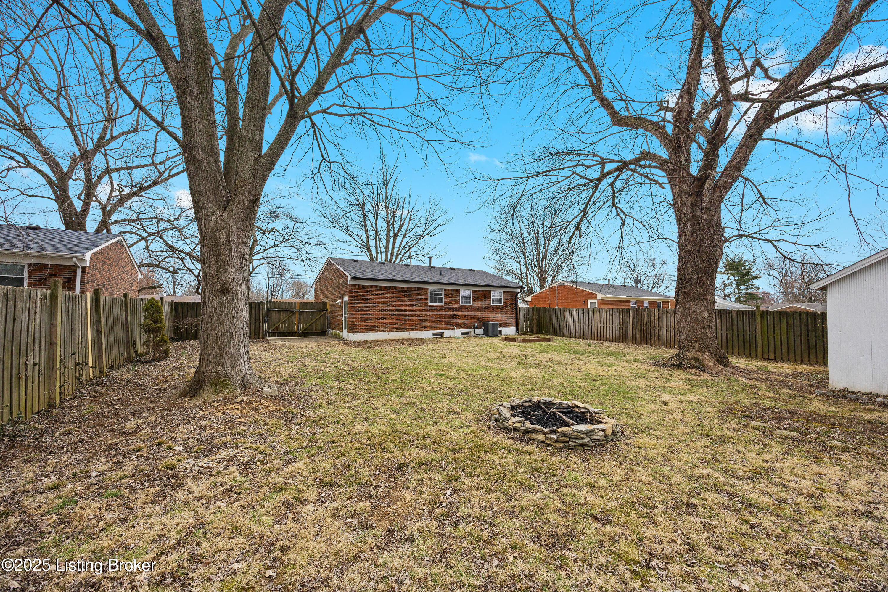 135 Beechland Road Louisville, KY 40229 - Photo 26 of 33 135 Beechland Road 26