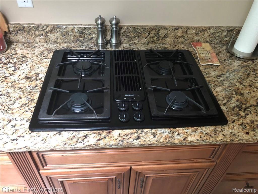 8175 Ridge Road North Canton, MI 48187 - Photo 33 of 70 Inside - Kitchen 3.jpg