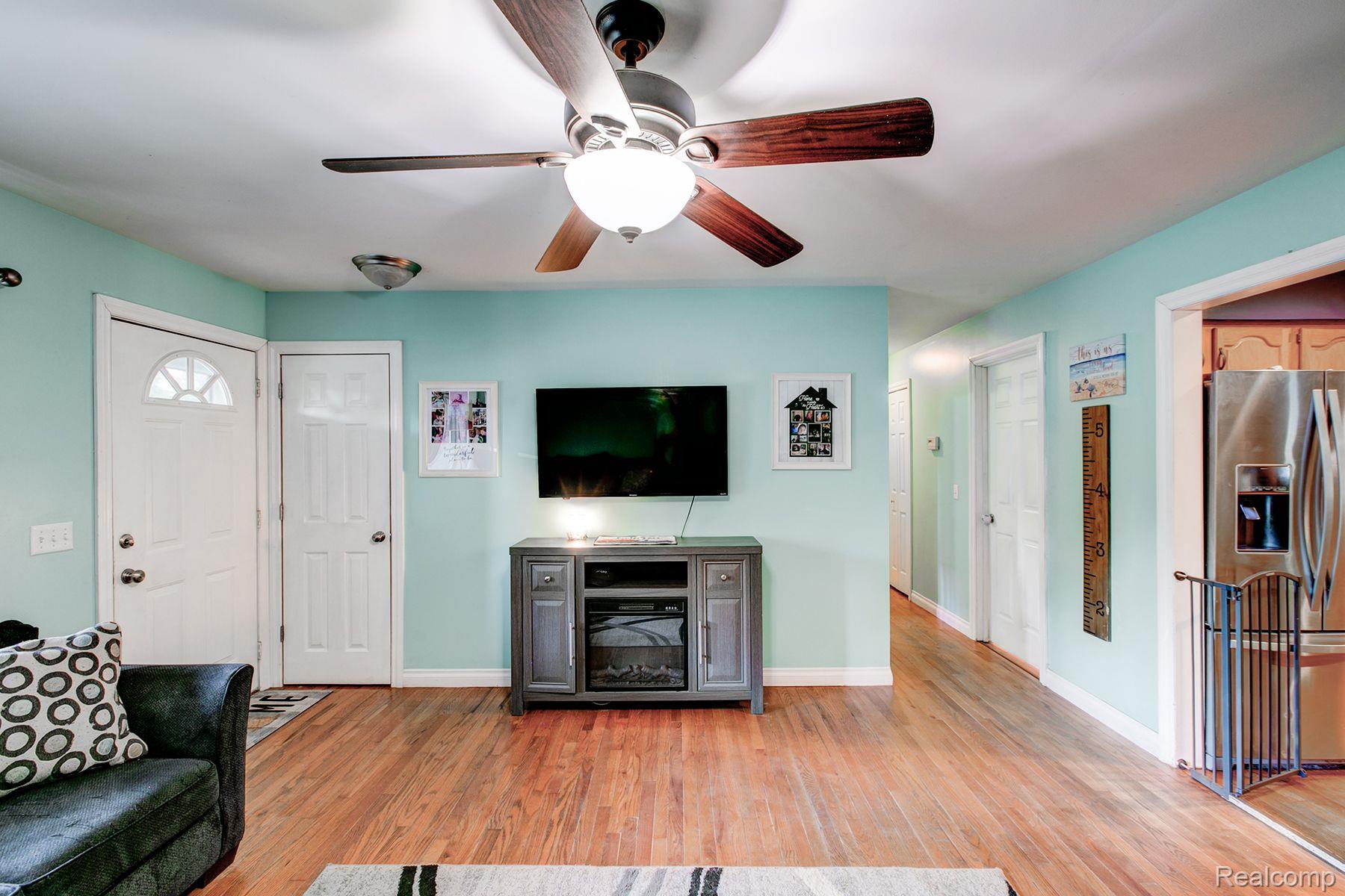 2878 Michigan Road Port Huron, MI 48060 - Photo 5 of 25 Gallery Image 5
