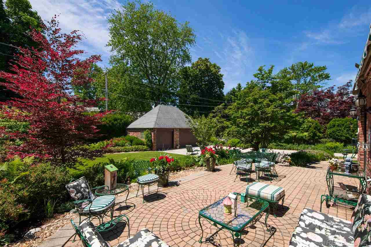 821 Trombley Road Grosse Pointe, MI 48230 - Photo 53 of 60 Brick Paver Patio