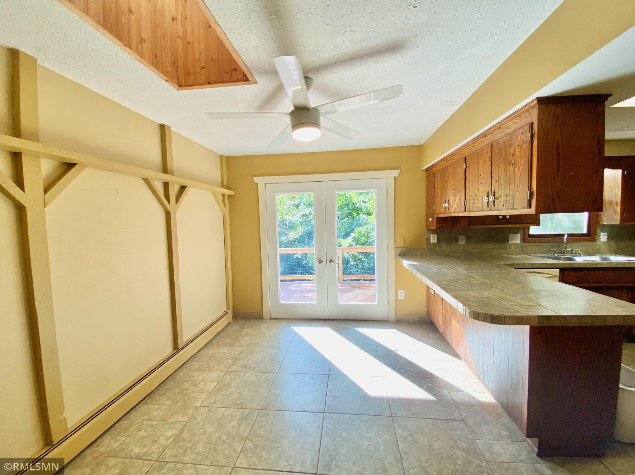 15685 Fish Point Road Prior Lake, MN 55372 - Photo 12 of 23 Gallery Image 12