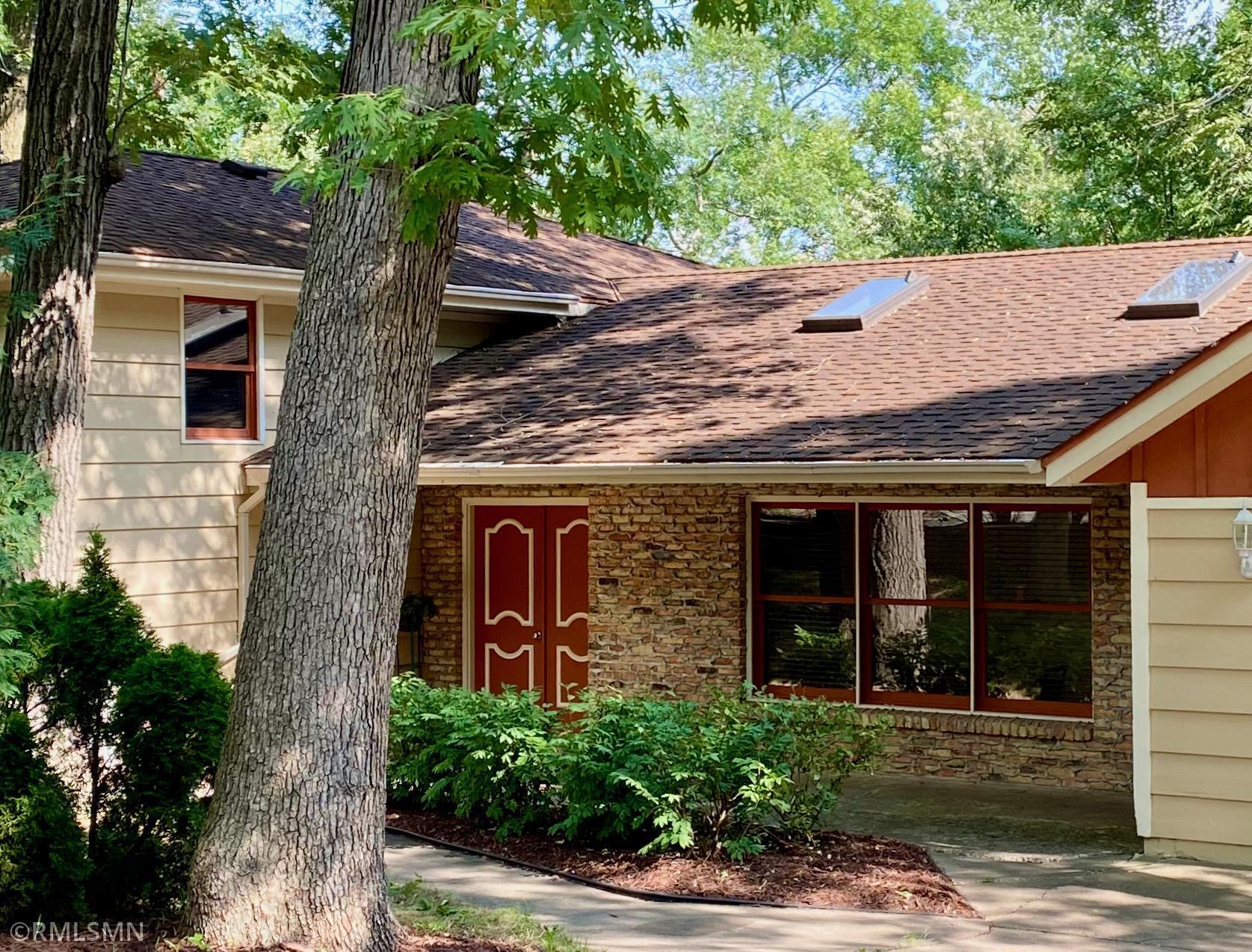 15685 Fish Point Road Prior Lake, MN 55372 - Photo 2 of 23 Gallery Image 2