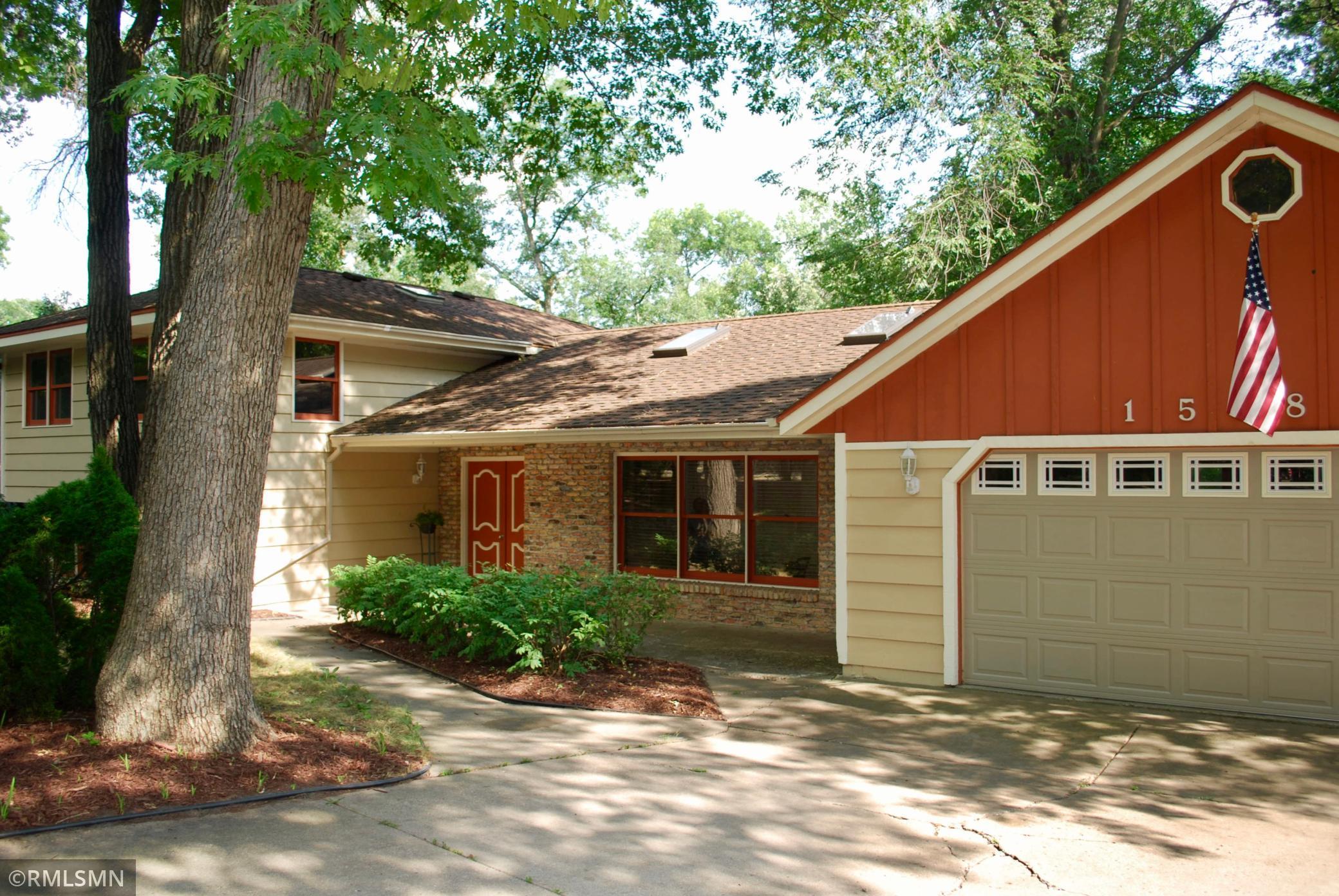 15685 Fish Point Road Prior Lake, MN 55372 - Photo 3 of 23 Gallery Image 3