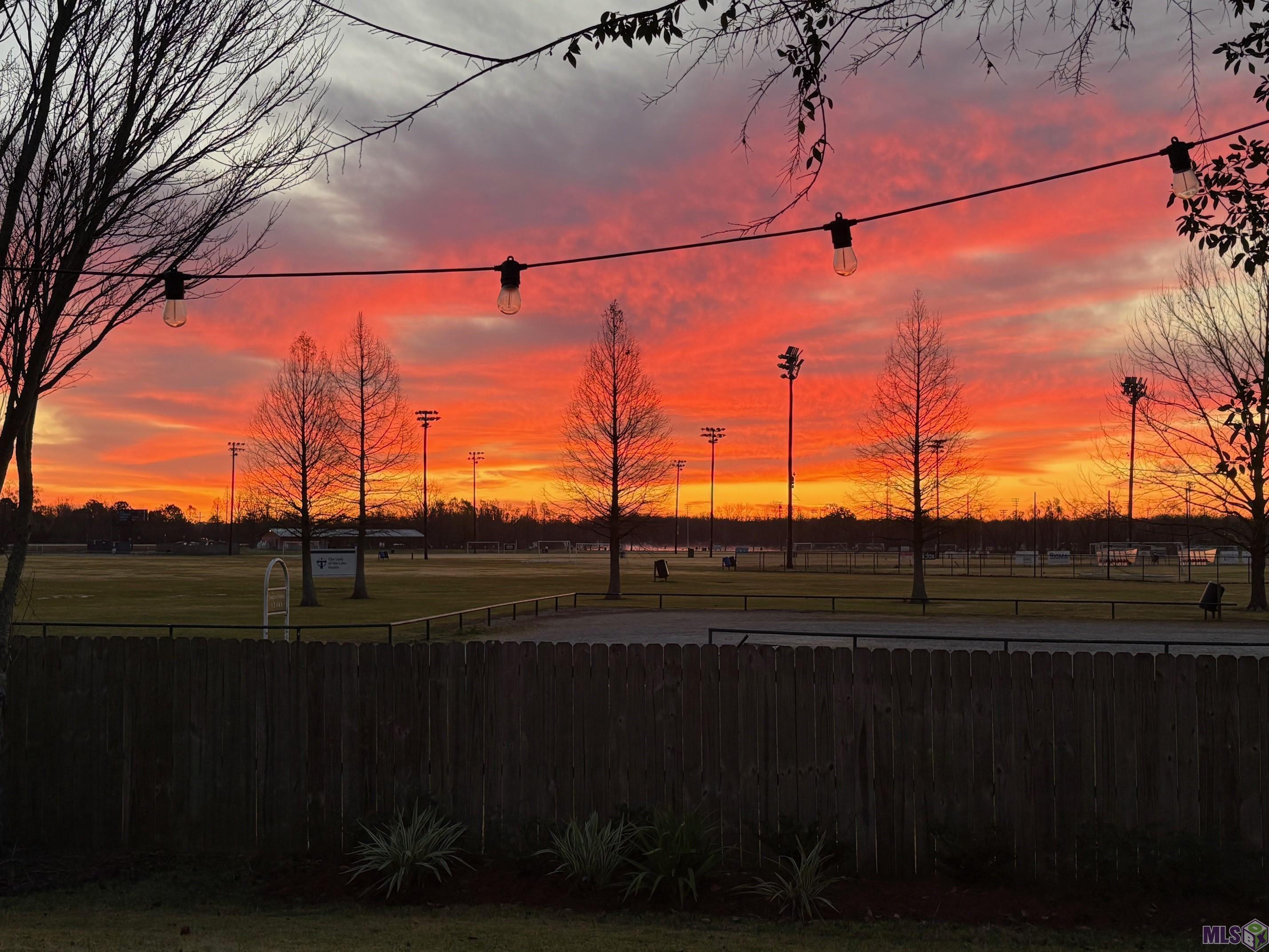 11164 Hillpark Avenue Baton Rouge, LA 70810 - Photo 3 of 23 Sunrise