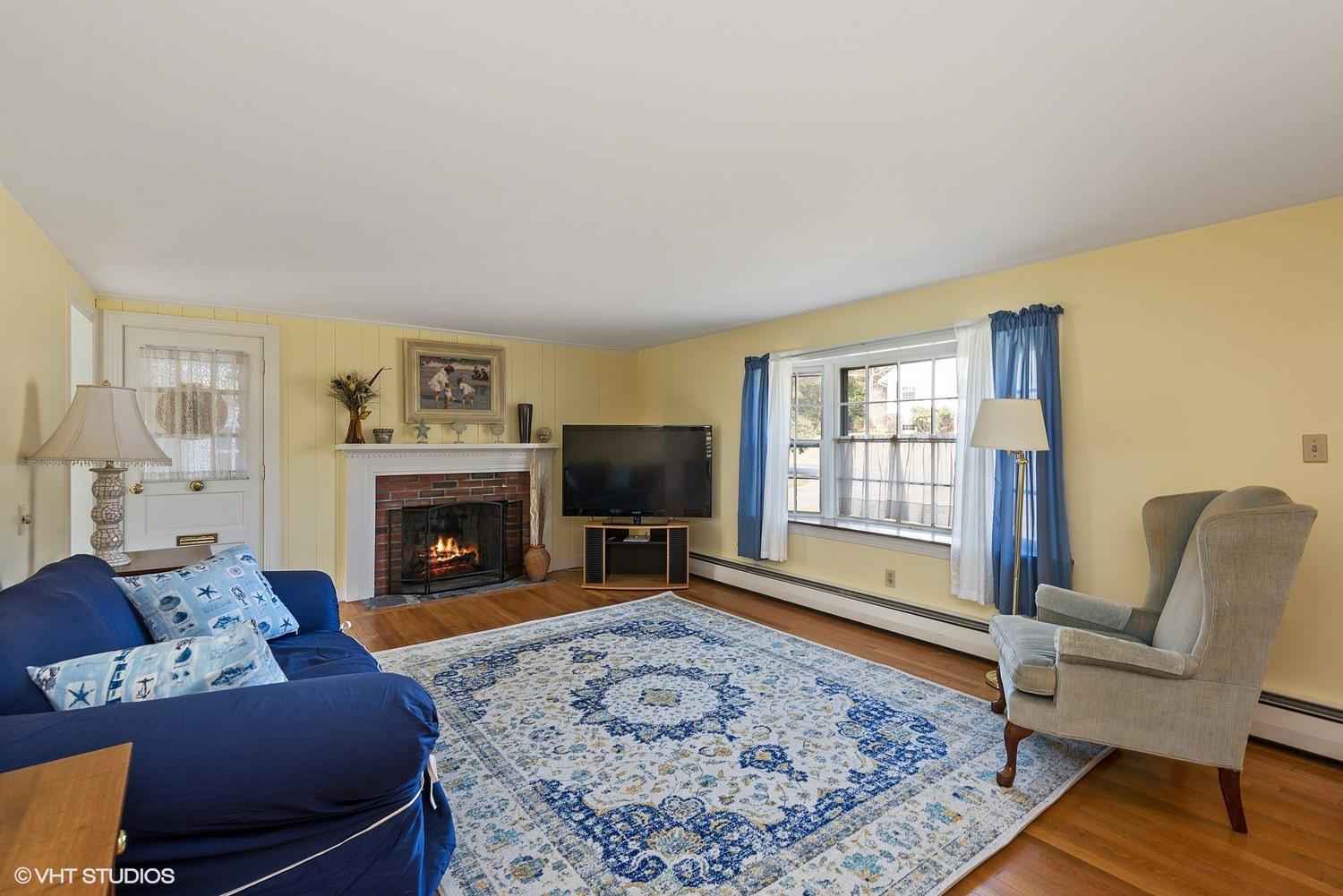 148 Katherine Road Centerville, MA 02632 - Photo 6 of 16 02_148KatharineRd_1_LivingRoom_MLSuse_15