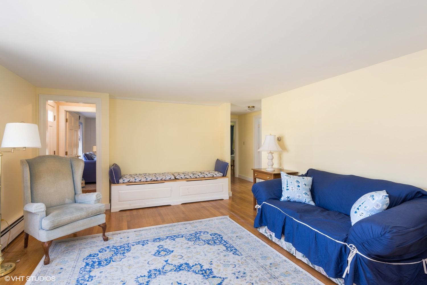 148 Katherine Road Centerville, MA 02632 - Photo 7 of 16 03_148KatharineRd_10001_LivingRoom_MLSus