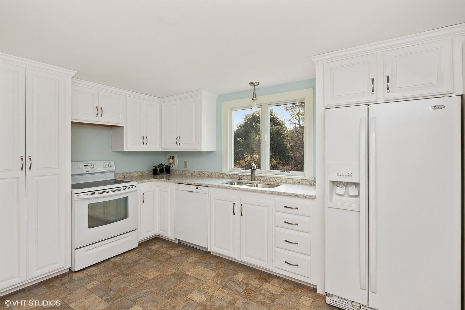 148 Katherine Road Centerville, MA 02632 - Photo 8 of 16 04_148KatharineRd_177_Kitchen_MLSuse_150