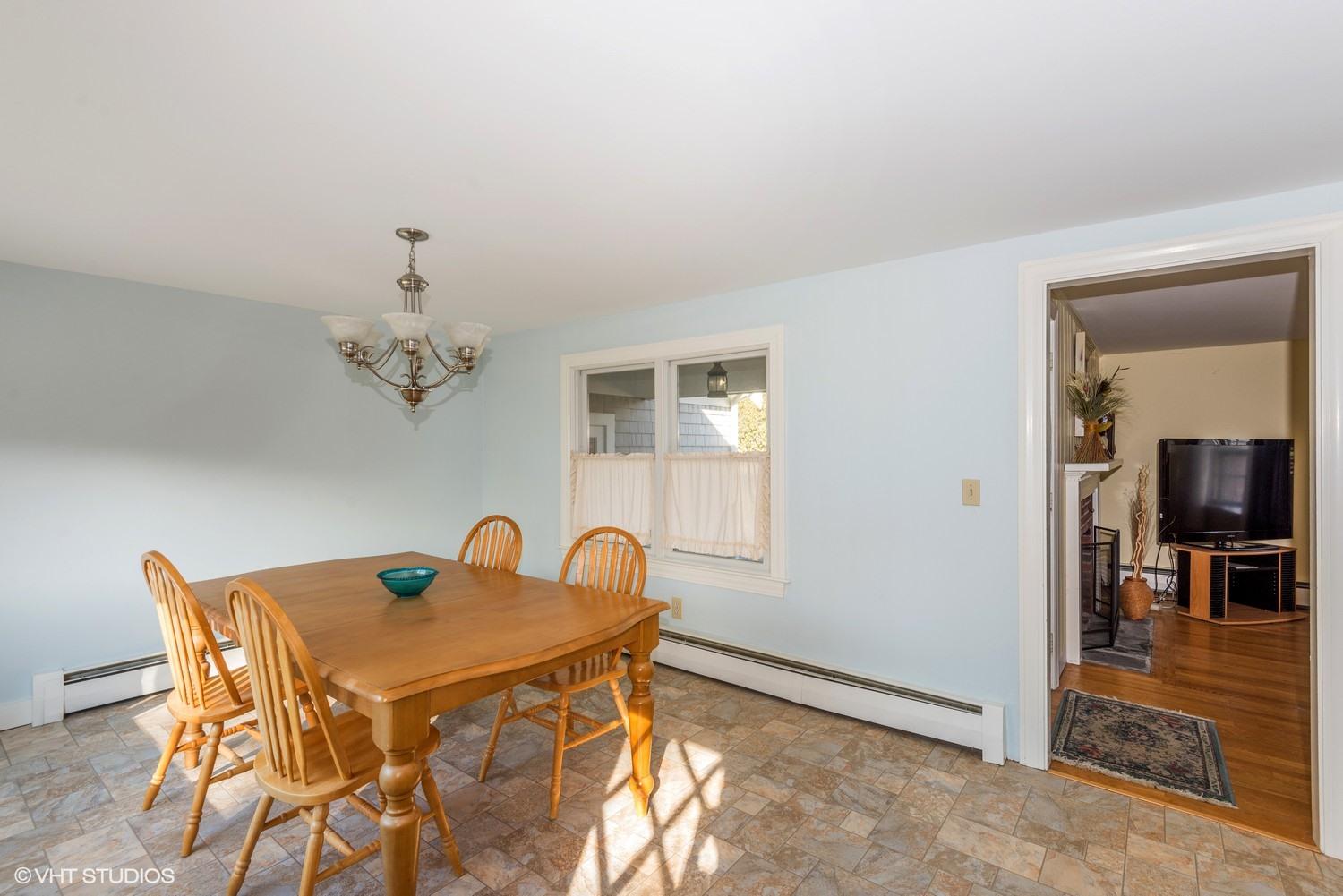 148 Katherine Road Centerville, MA 02632 - Photo 9 of 16 05_148KatharineRd_369001_DiningRoom_MLSu