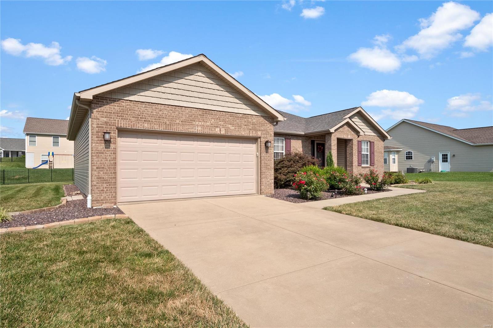 1524 Rachael Lane Waterloo, IL 62298 - Photo 3 of 35