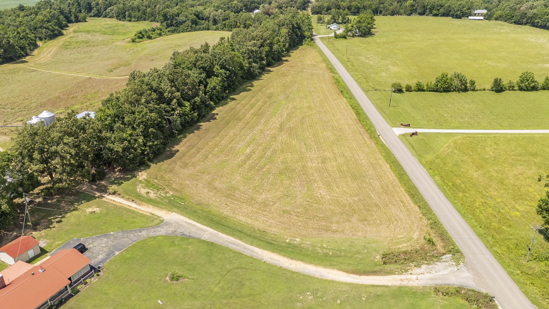 10157 Clifton Road Savannah, TN 38372 - Photo 6 of 40