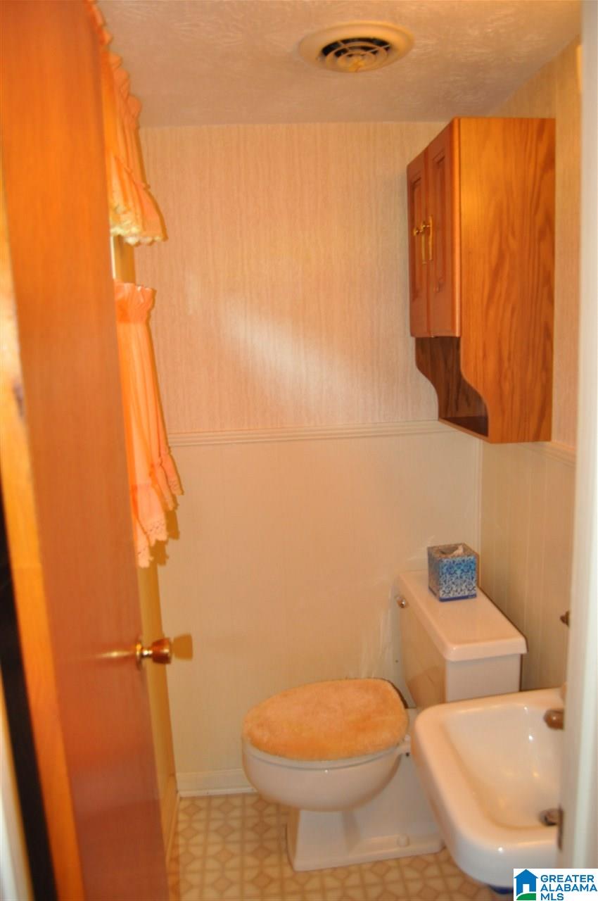 1630 Peaceburg Road Weaver, AL 36277 - Photo 5 of 44