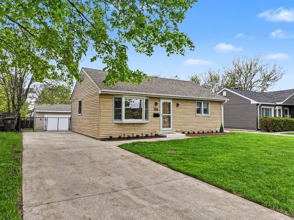 $459,900 | 218 North Louis Street, Mount Prospect, IL 60056