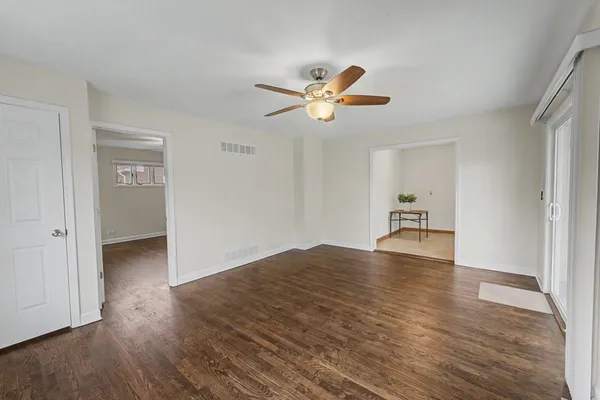 $459,900 | 218 North Louis Street, Mount Prospect, IL 60056