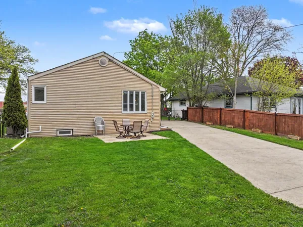 $459,900 | 218 North Louis Street, Mount Prospect, IL 60056