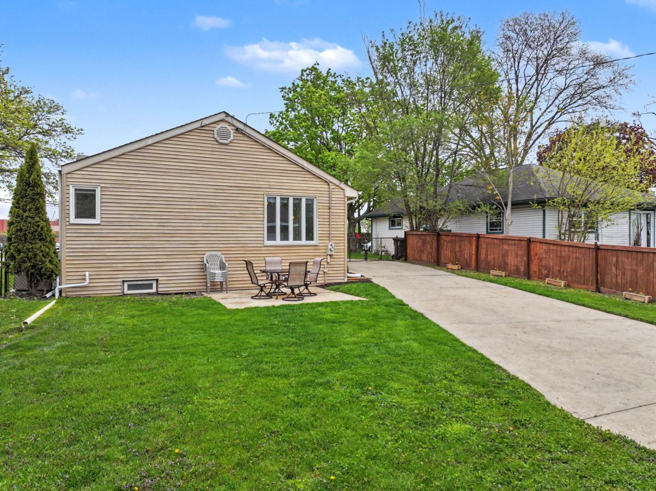 218 North Louis Street Mount Prospect, IL 60056 - Photo 28 of 33