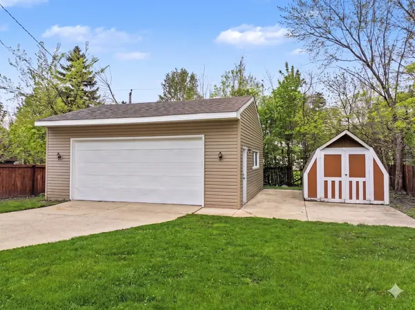 $459,900 | 218 North Louis Street, Mount Prospect, IL 60056
