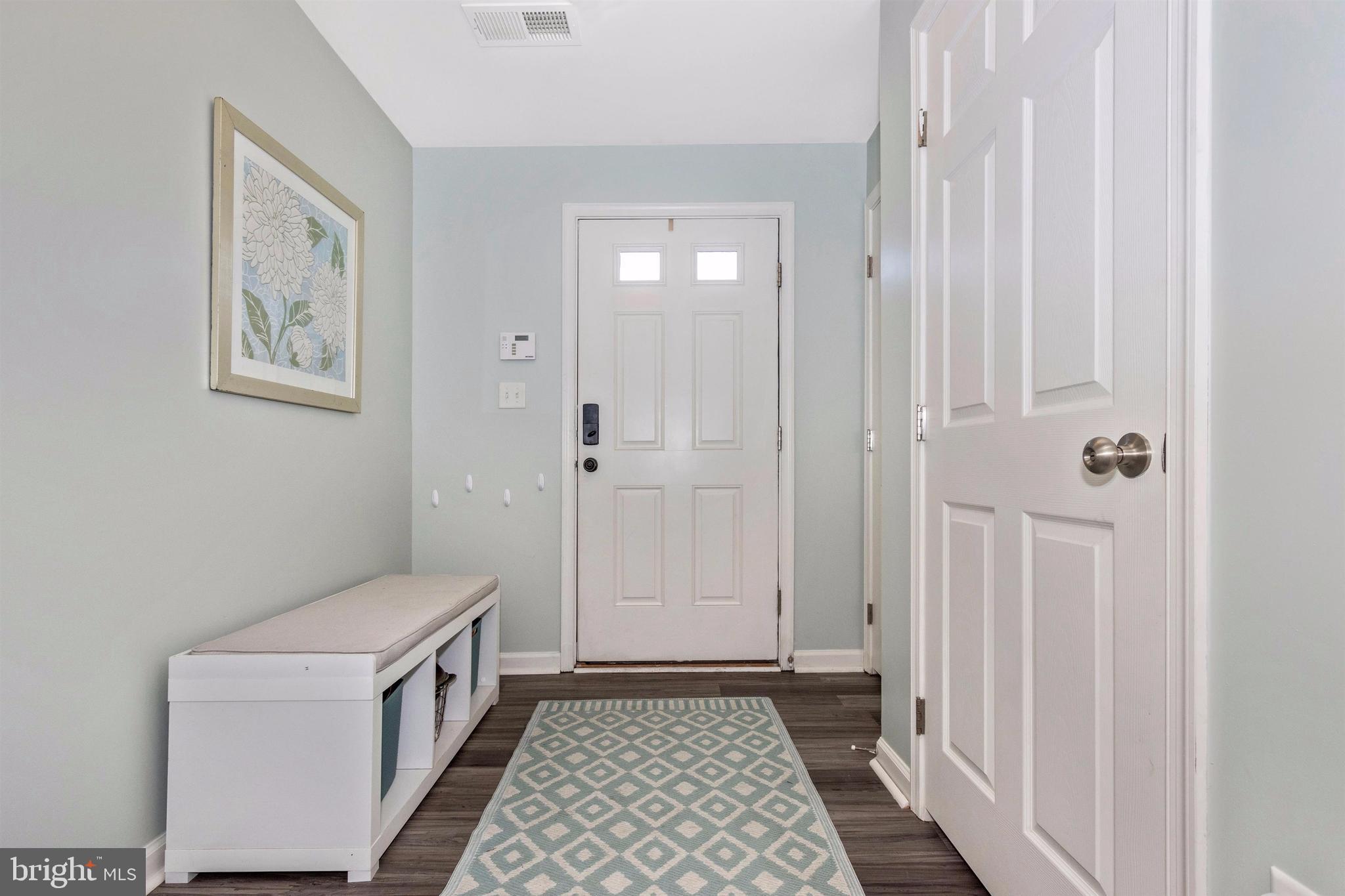 211 Ridgeview Lane Hanover, PA 17331 - Photo 2 of 37 Foyer: Welcome Home!