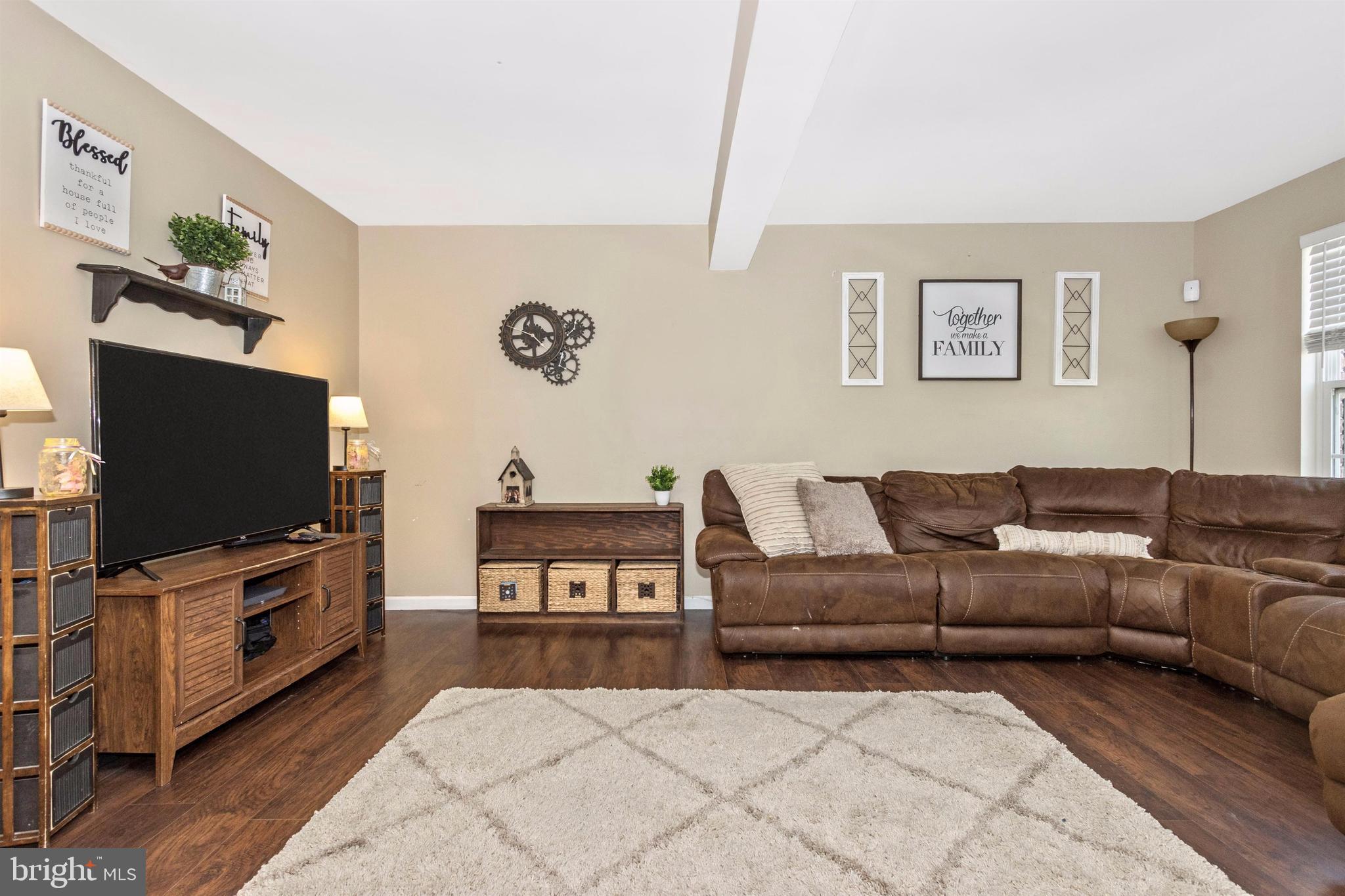 211 Ridgeview Lane Hanover, PA 17331 - Photo 12 of 37 Living room