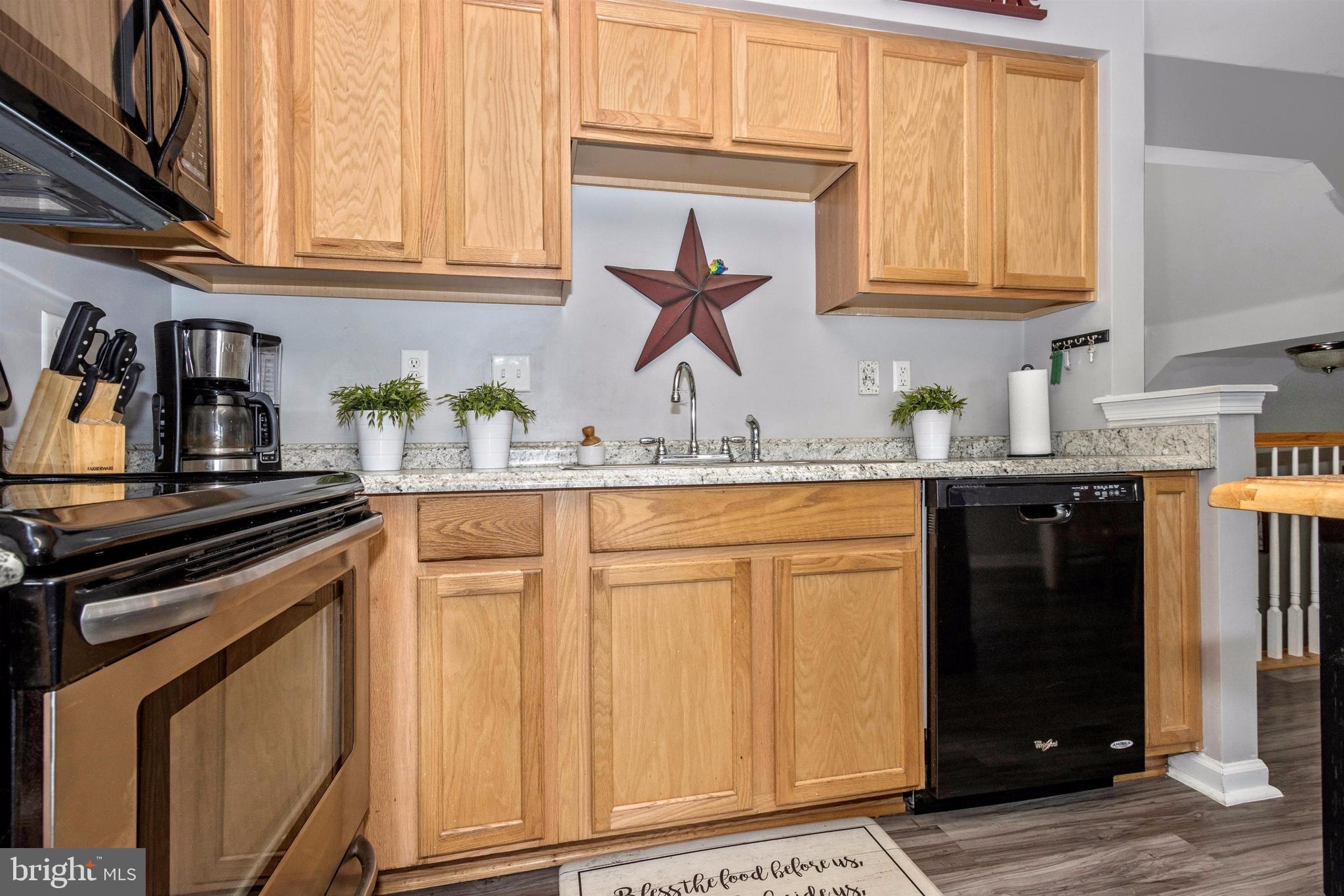 211 Ridgeview Lane Hanover, PA 17331 - Photo 22 of 37 Neutral paint and newer countertops