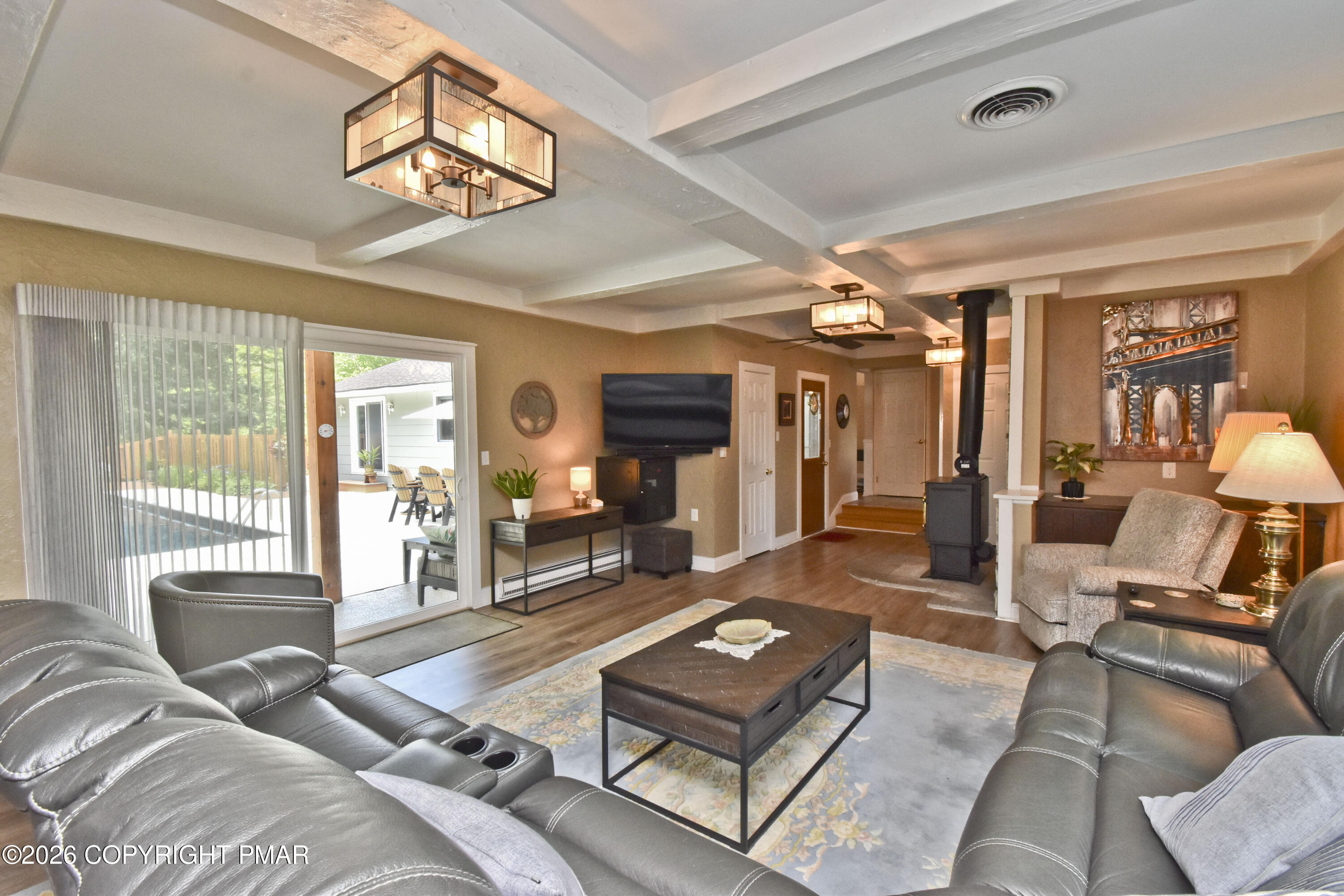 7515 Old Coach Road Stroudsburg, PA 18360 - Photo 7 of 59 2 Family Room (5)