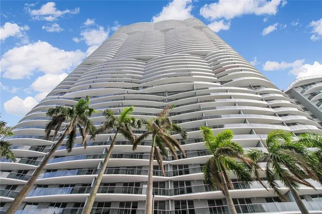 $1,079,000 | 488 Northeast 18th Street, Unit 2010, Miami, FL 33132